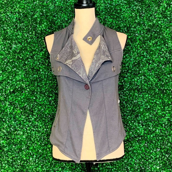 Unique Cotton Vest with Snap & Zipper Detailing - Picture 1 of 3